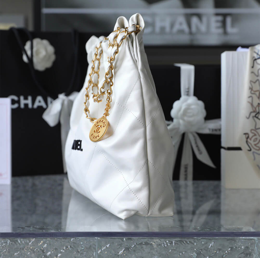 CHANEL 22 SMALL HANDBAG(high-end grade)