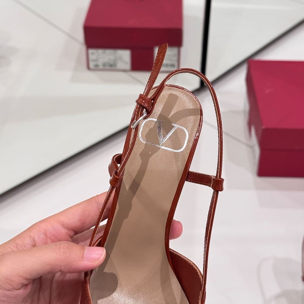 VALENTINO VLOGO SIGNATURE patent leather lace-up high heels (heel height 8 cm)