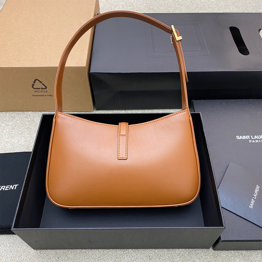 YSL le 5 a 7 in smooth leather