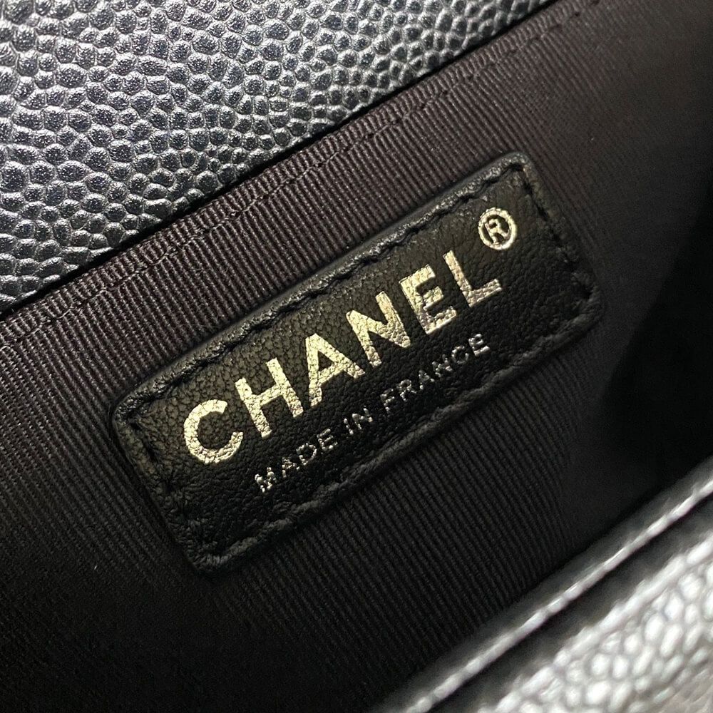BOY CHANEL HANDBAG(TAX-FREE GRADE)