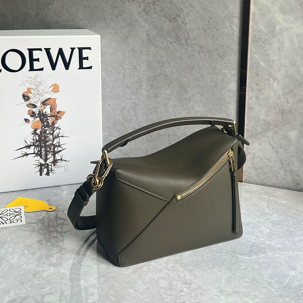 Loewe Small Puzzle Edge bag in classic calfskin(High-end grade)